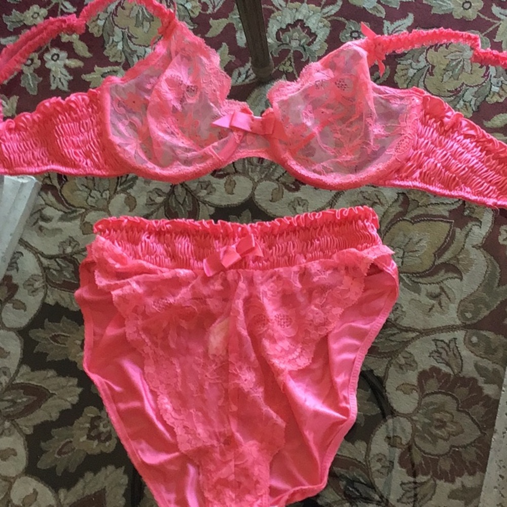VS Lingerie Set